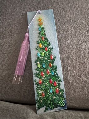 Holiday Beaded Christmas Tree Bookmark with Pink Tassel
